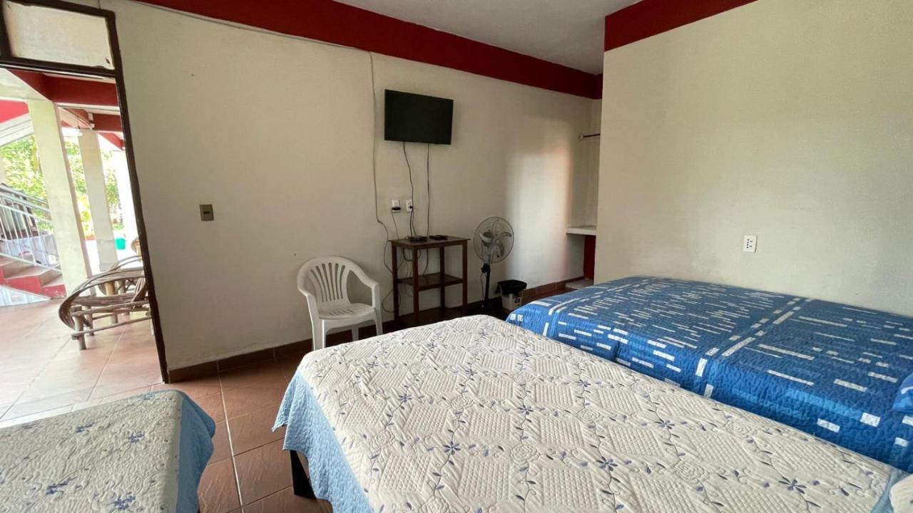 Hotel Puerto Selva Villa Tunari Extérieur photo